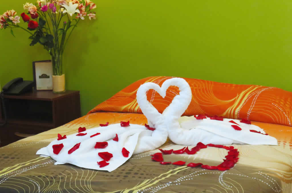 Habitación Matrimonial - Hotel Jultom